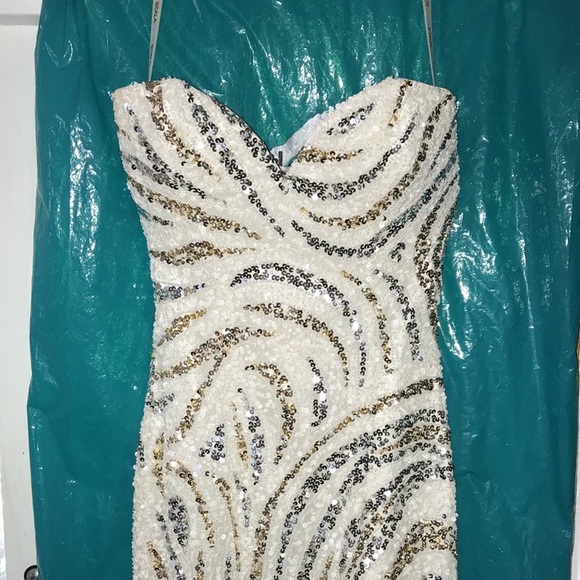 Scala Sweetheart Fitted Cocktail Dress - Picture 3 of 6